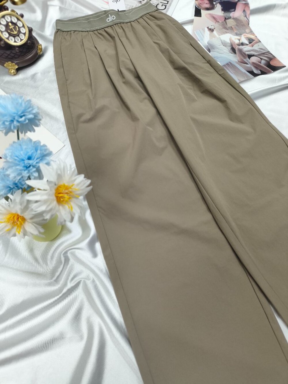 Olive NWT Alo Yoga Straight Leg Trouser/Pants-Boxer Waistband Relaxed Fit👖💚 - Picture 2 of 6